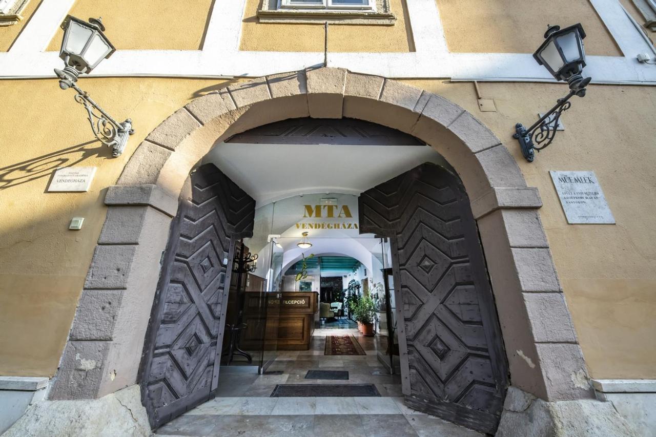 Academy Pension Budapest Bagian luar foto