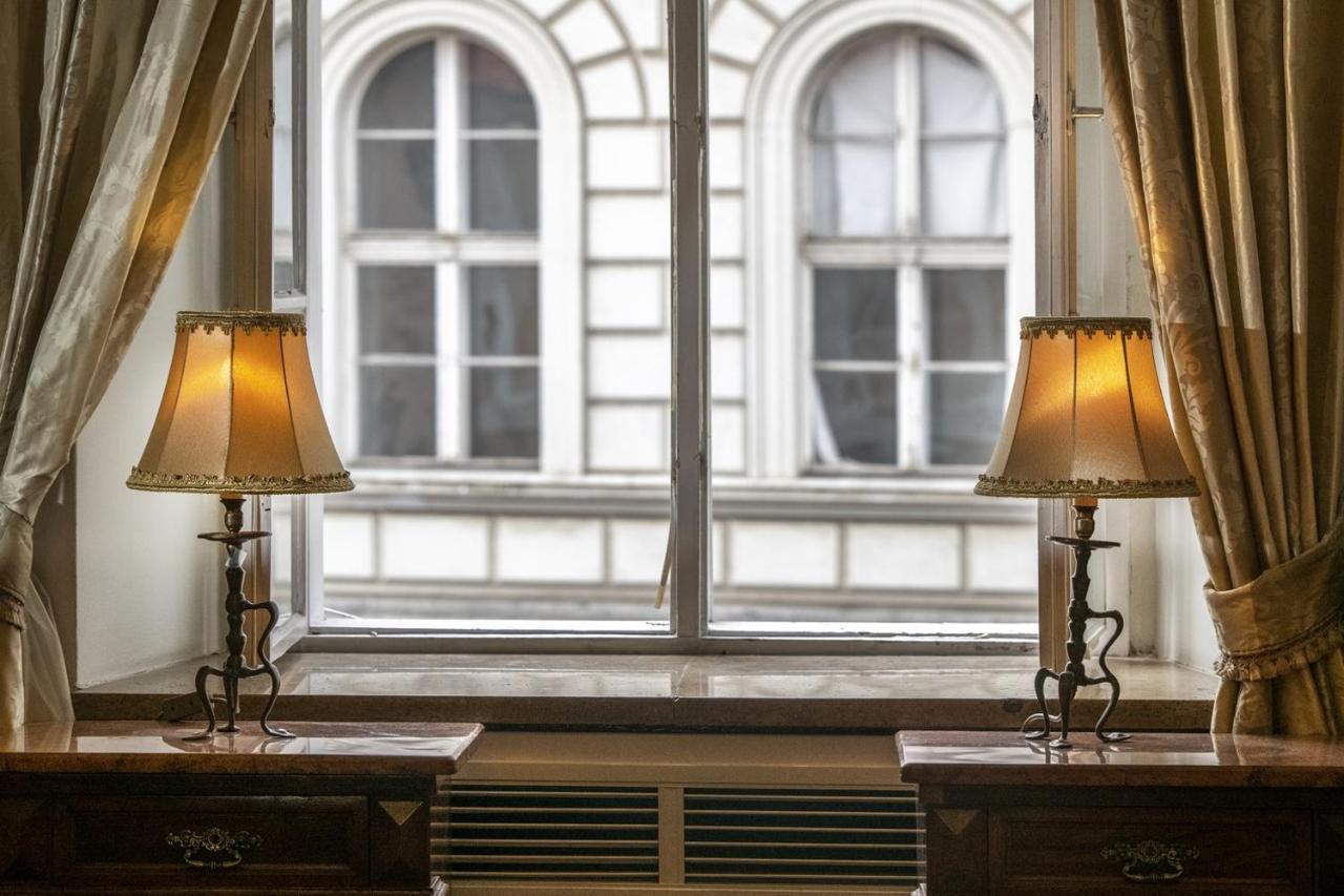 Academy Pension Budapest Bagian luar foto