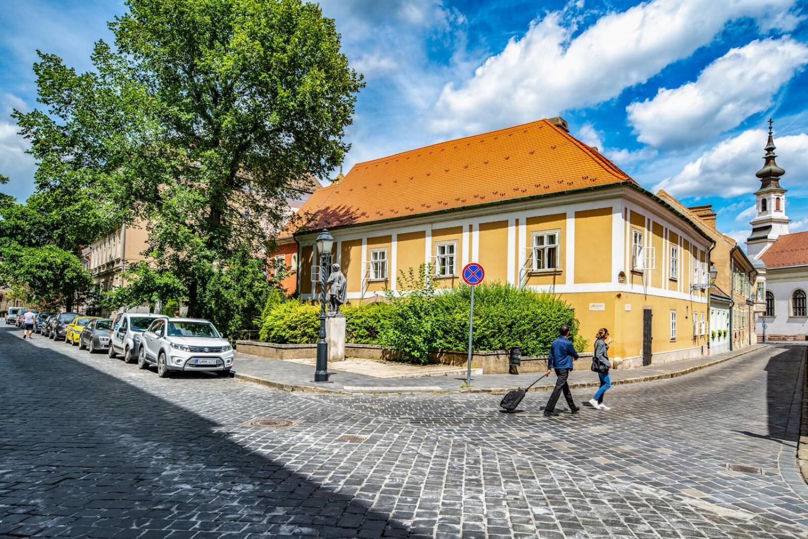 Academy Pension Budapest Bagian luar foto