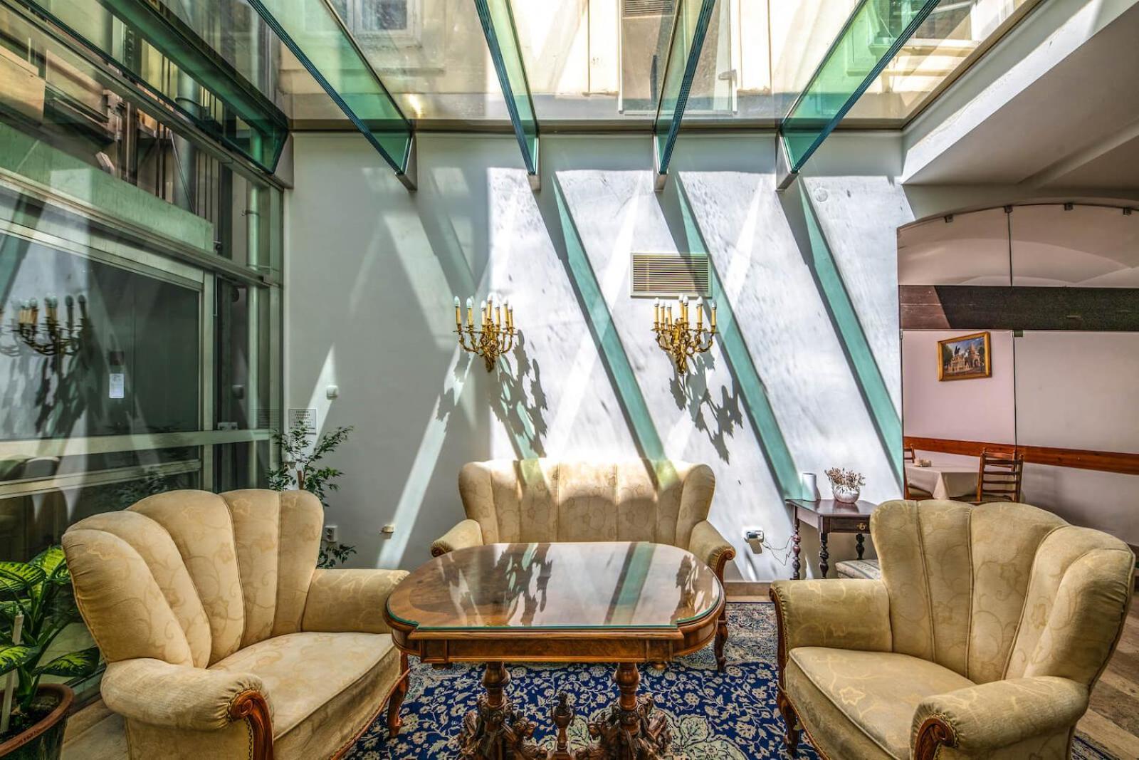 Academy Pension Budapest Bagian luar foto