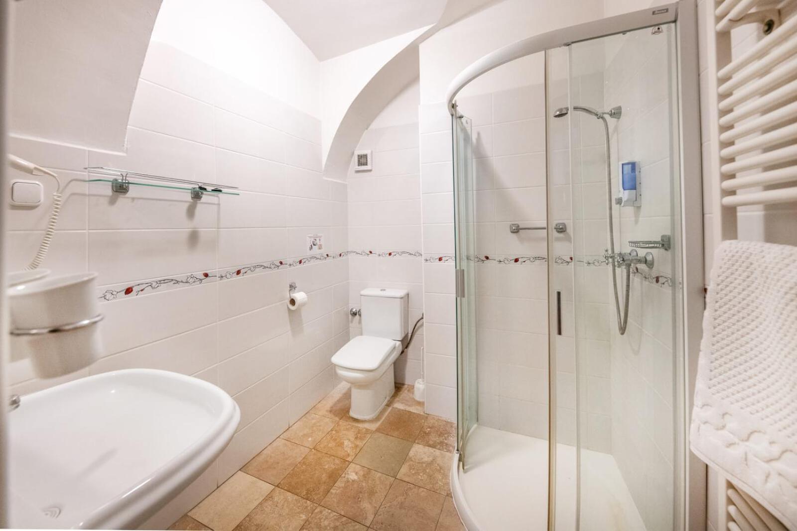 Academy Pension Budapest Bagian luar foto